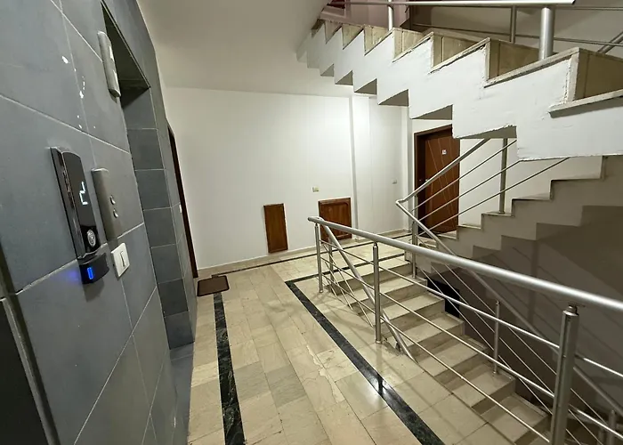 Lägenhet Cozy 2 Tirana