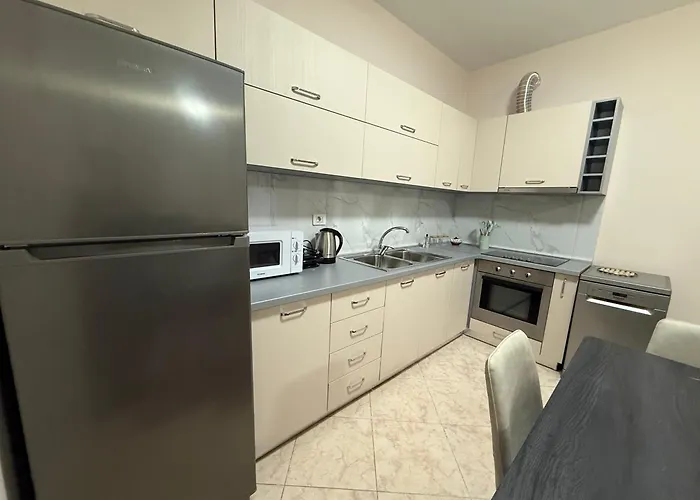 Cozy 2 * Tirana